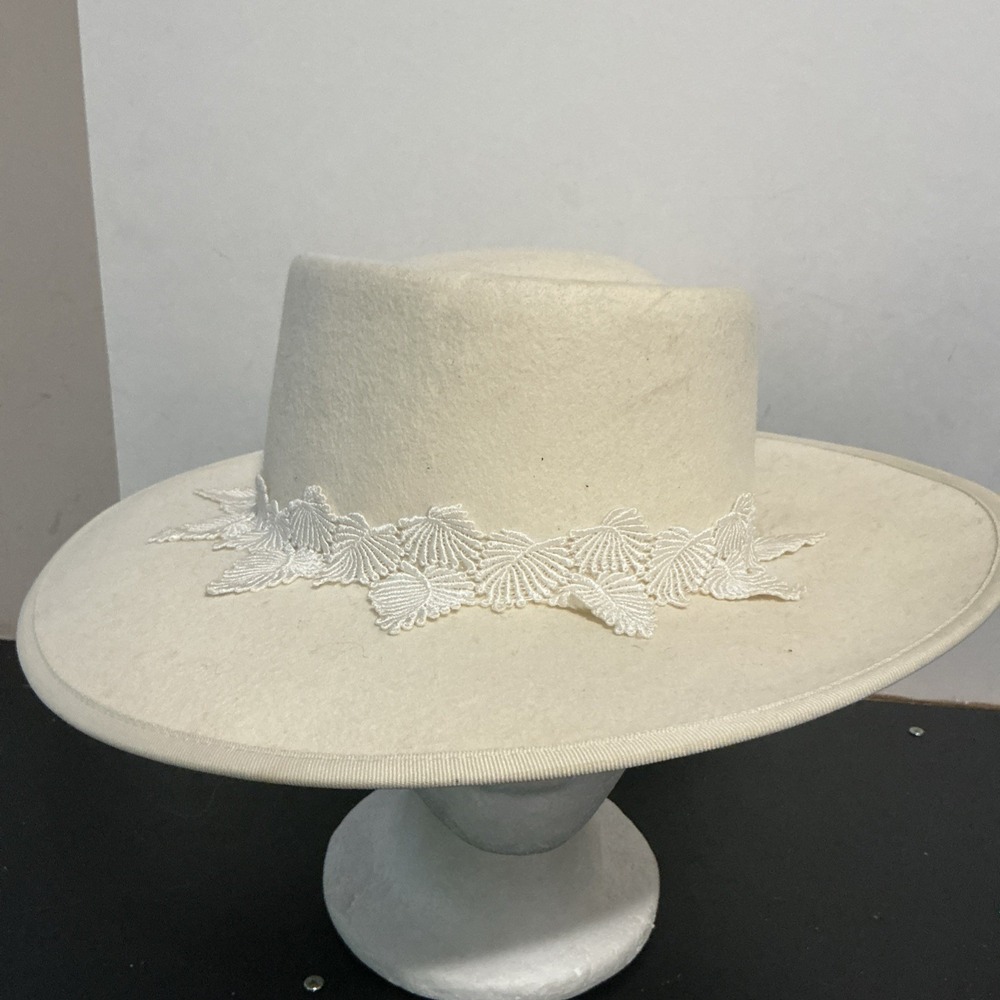 Olive & Pique 100% Wool Felt Cream Beige Khaki Sand Ivory Hat Stains 22.4"